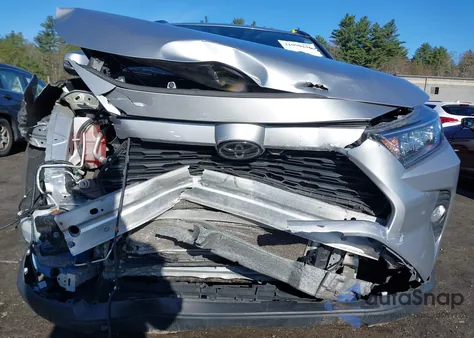 2020 Toyota Rav4 Xle z USA, uszkodzony, nr VIN 2T3P1RFV0LC069209